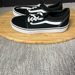 Vans Kids Sneakers in Black and White